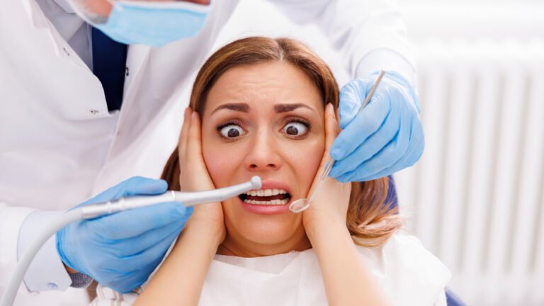 Phobie du dentiste: 3 clés pour comprendre et dépasser votre peur